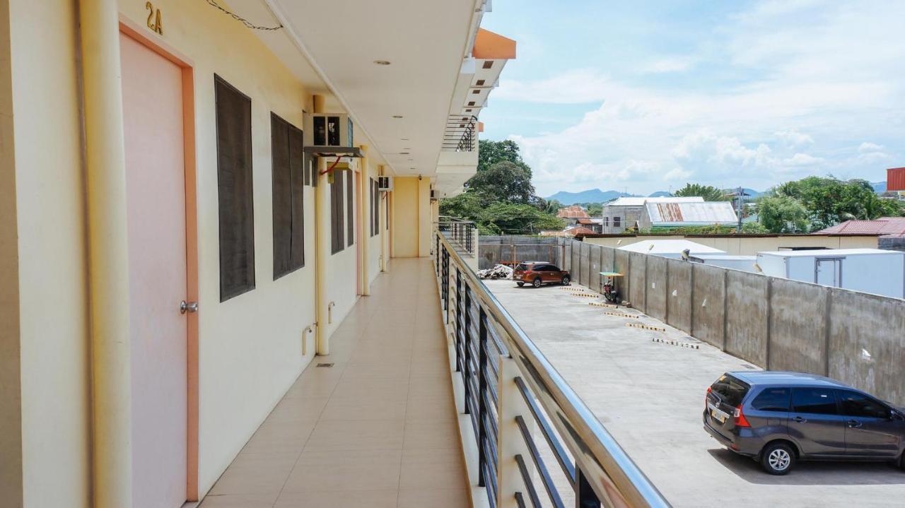 Reddoorz Plus Near Talisay Town Center Exterior photo