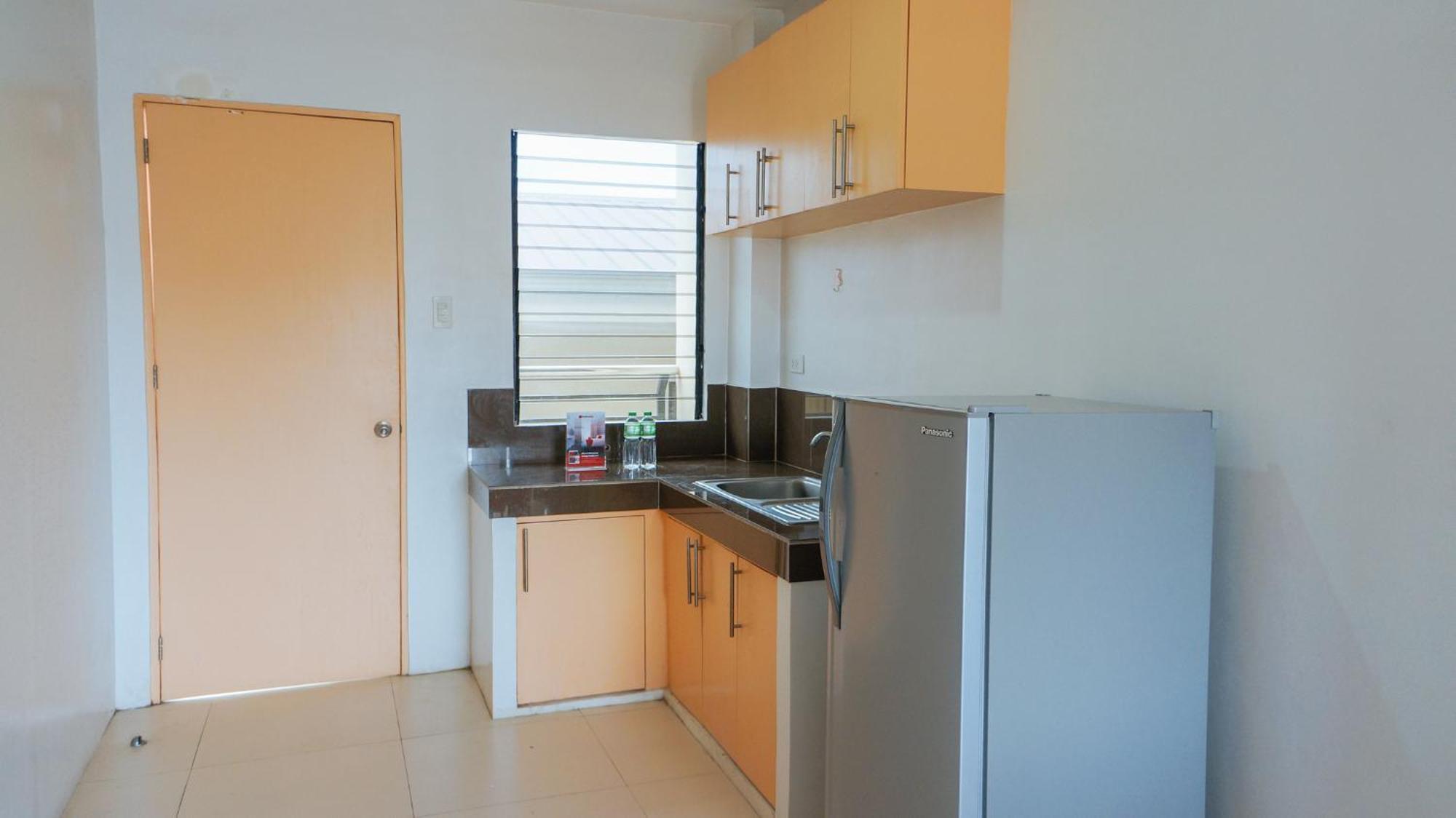 Reddoorz Plus Near Talisay Town Center Exterior photo